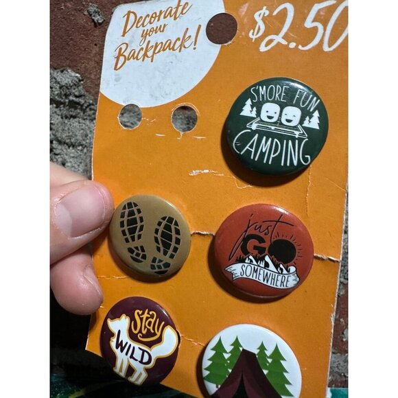 Decorate your backpack outdoor pins - Picture 4 of 5